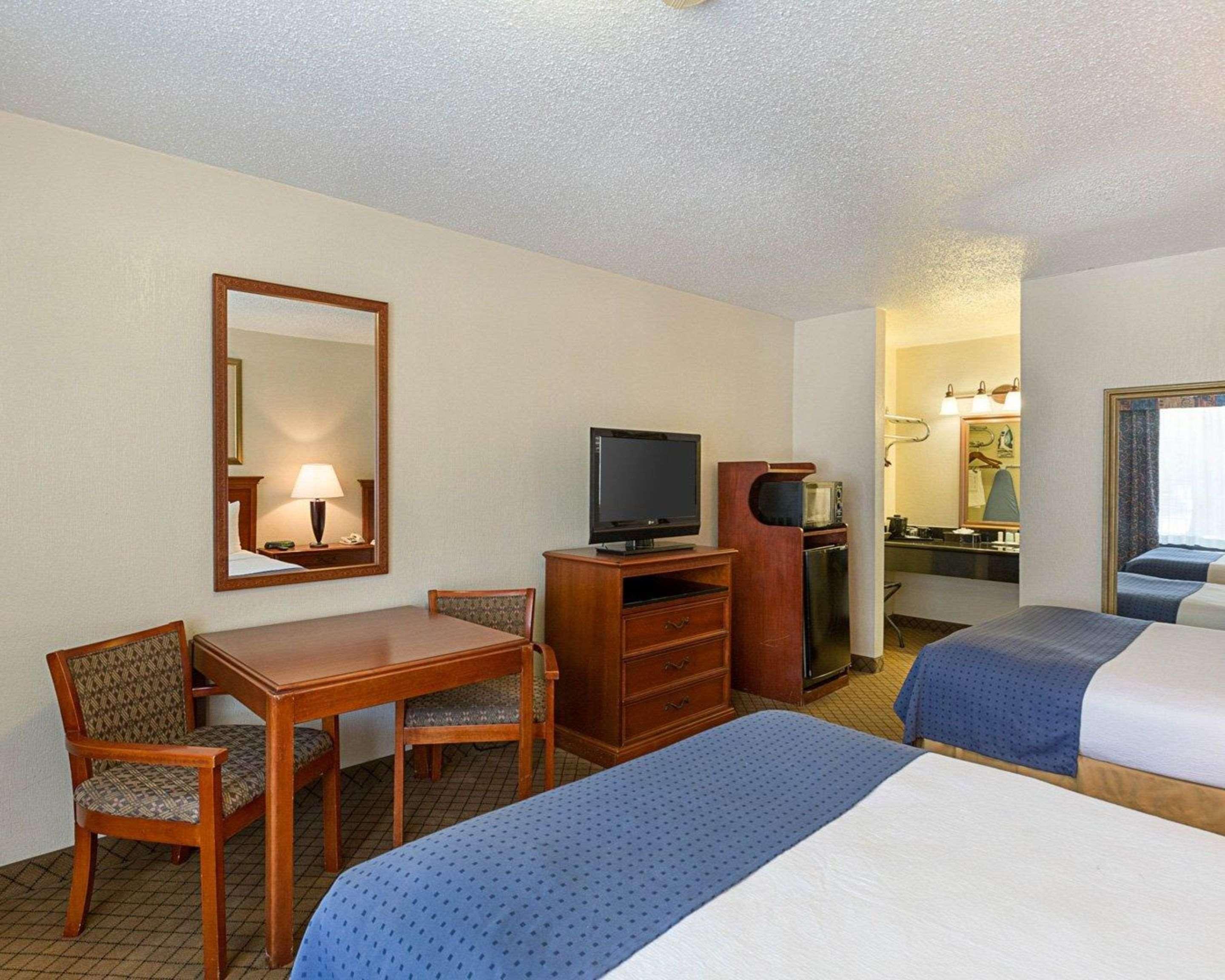 Clarion Inn Channelview Exterior foto